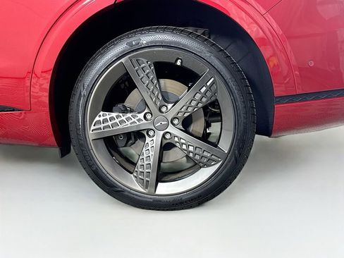 Used 2024 Genesis GV70 3.5T Sport w/ Sport Advanced Package image 32