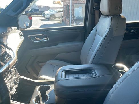 Used 2023 GMC Yukon SLT image 9