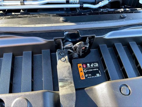 Used 2022 Chevrolet Silverado 1500 LT image 36