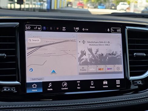 New 2026 Chrysler Pacifica Limited w/ Uconnect Theater Family Group AWD/4WD image 30