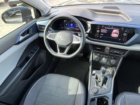 Certified 2022 Volkswagen Taos SE AWD/4WD image 9