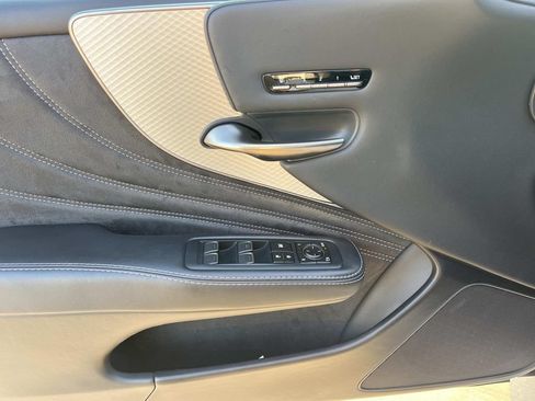 Used 2019 Lexus LS 500 F Sport w/ Accessory Package (Z1) AWD/4WD image 28
