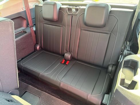 Certified 2022 Volkswagen Tiguan SE FWD image 26