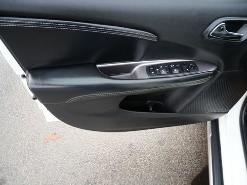 Used 2019 Dodge Journey Crossroad w/ Nav & Sun Group image 16