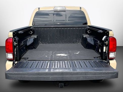 Used 2017 Toyota Tacoma TRD Sport w/ Tow Package (A/T) AWD/4WD image 25