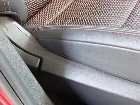 Used 2025 Nissan Kicks SR AWD/4WD image 33