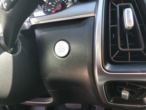 Certified 2022 Kia Sorento S image 24