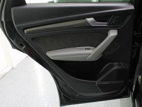 Used 2019 Audi SQ5 Premium Plus w/ Premium Plus Package image 41