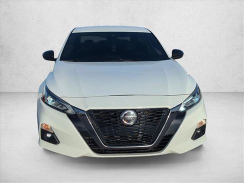 Used 2020 Nissan Altima 2.5 SR FWD image 2