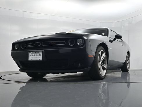 Used 2016 Dodge Challenger R/T RWD image 30