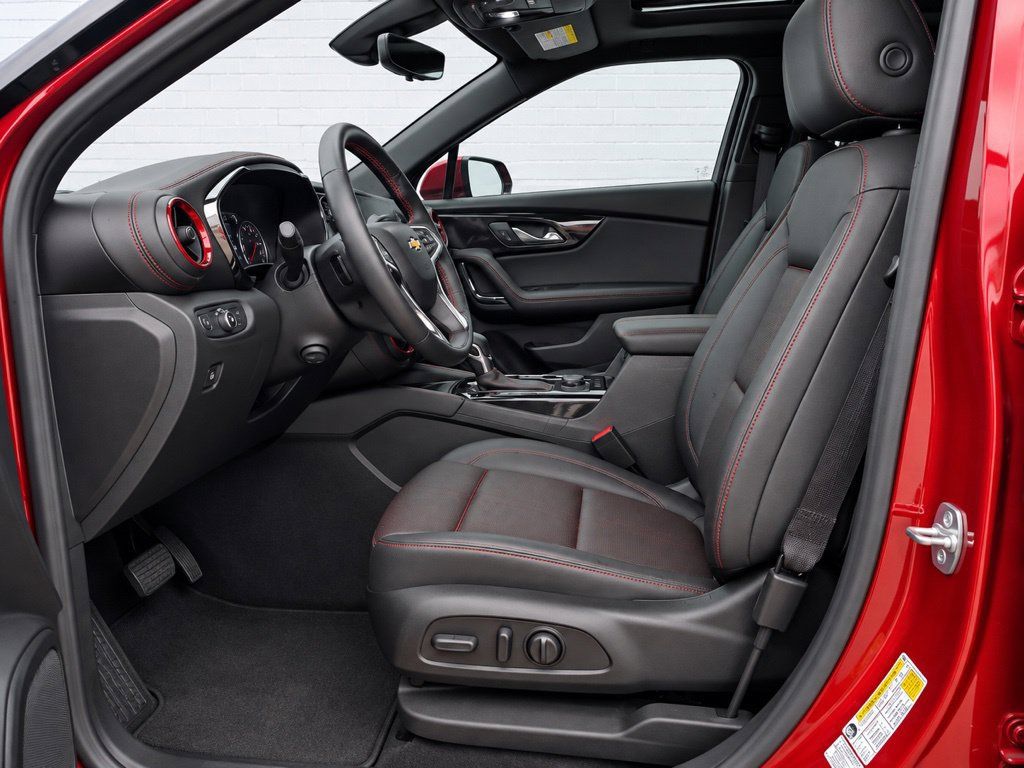 Used 2025 Chevrolet Blazer RS w/ Driver Confidence II Package FWD image 6