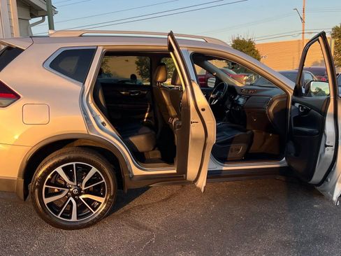 Used 2020 Nissan Rogue SL image 27