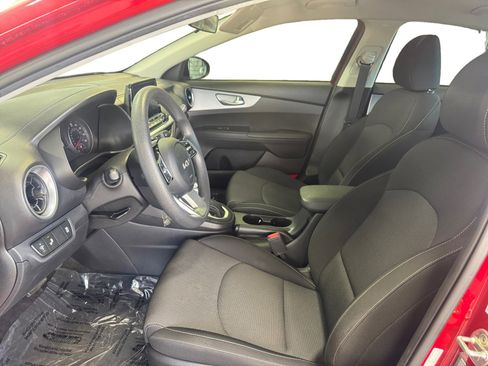 Used 2023 Kia Forte LXS w/ LXS Technology Package image 9