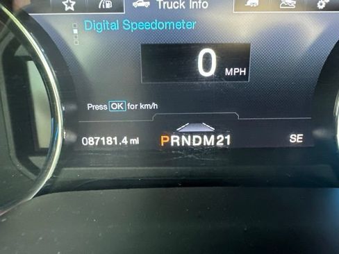 Used 2017 Ford F150 Platinum w/ Equipment Group 701A Luxury AWD/4WD image 28