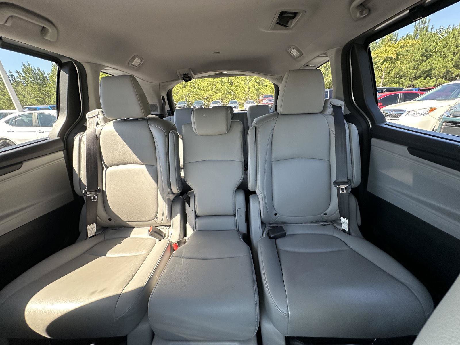 Used 2018 Honda Odyssey Elite image 12