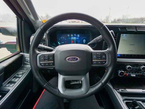 Used 2023 Ford F250 Lariat w/ Black Appearance Package image 27