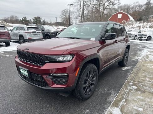 New 2025 Jeep Grand Cherokee Limited image 3