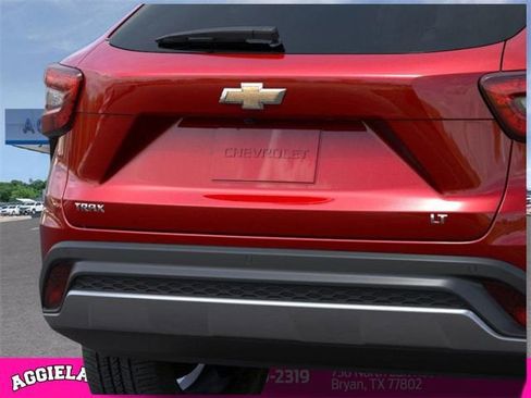 New 2026 Chevrolet Trax LT w/ Driver Confidence Package image 14