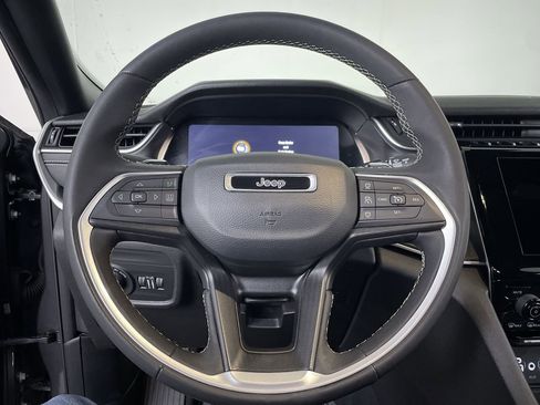 Used 2023 Jeep Grand Cherokee Altitude image 14