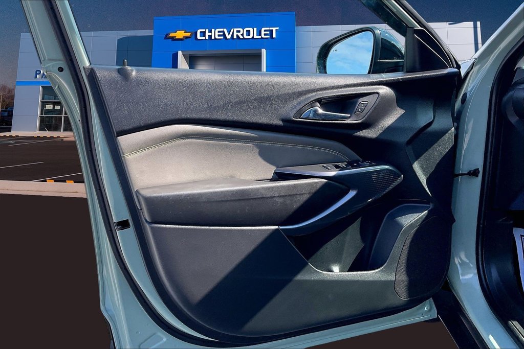 Used 2025 Chevrolet Trax ACTIV w/ Driver Confidence Package FWD image 22