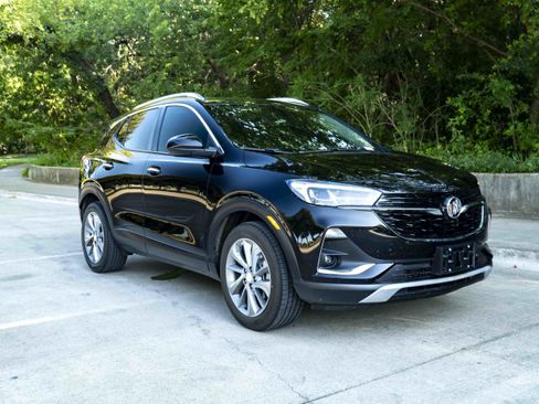 Used 2023 Buick Encore GX Essence w/ Experience Buick Package FWD image 2