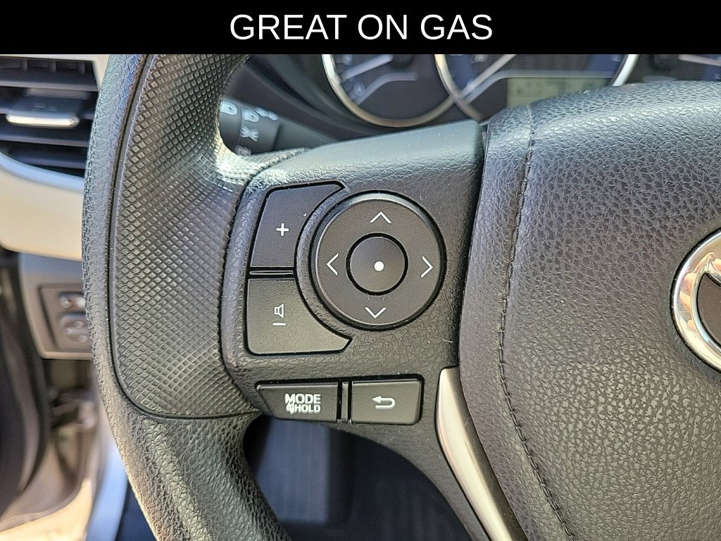 Used 2015 Toyota Corolla LE FWD image 20