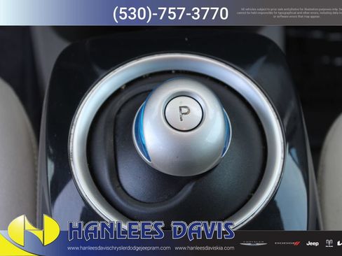 Used 2012 Nissan Leaf SV FWD image 18