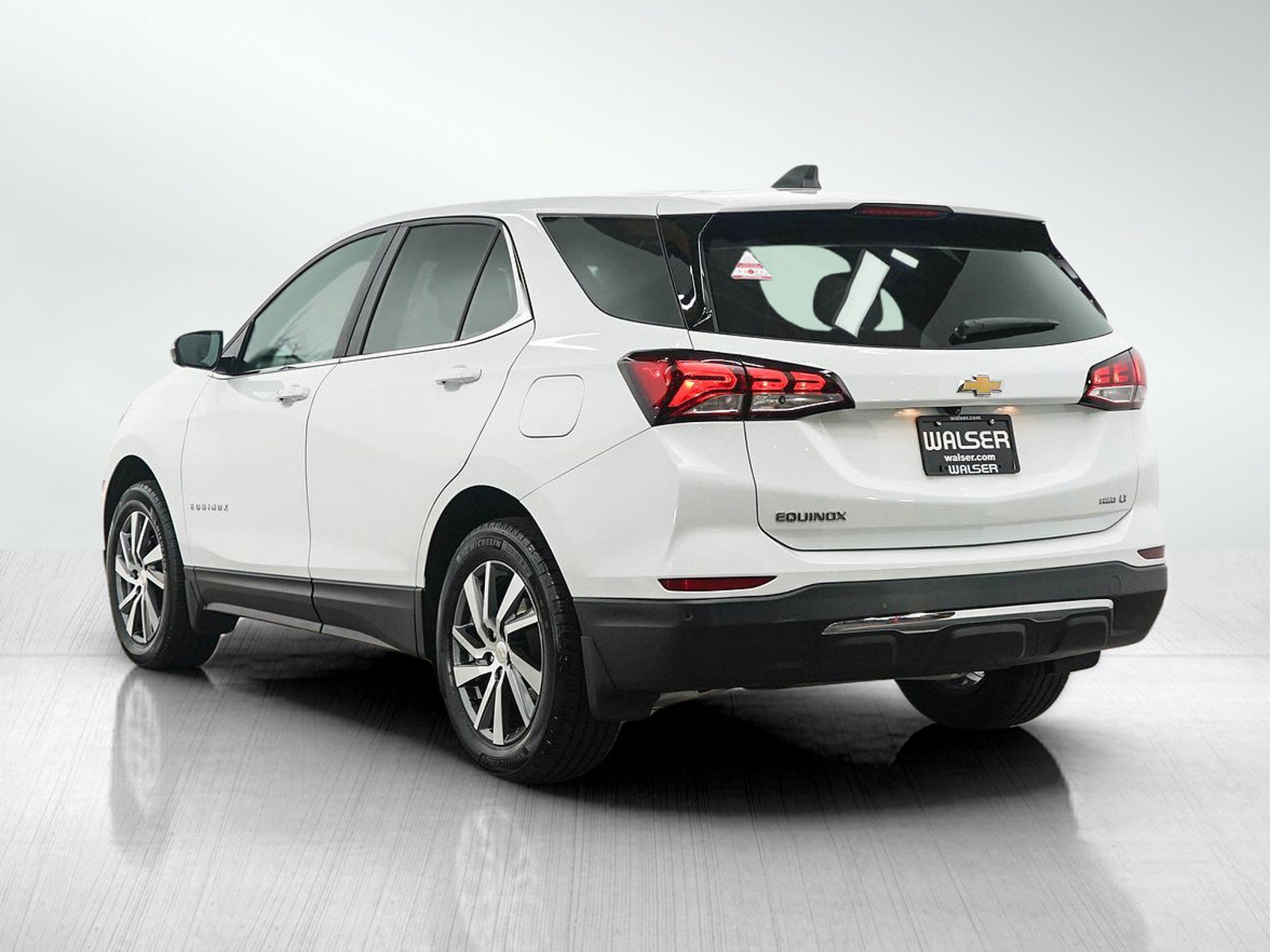 Used 2024 Chevrolet Equinox LT AWD/4WD image 3