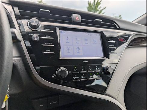 Used 2020 Toyota Camry LE FWD image 17