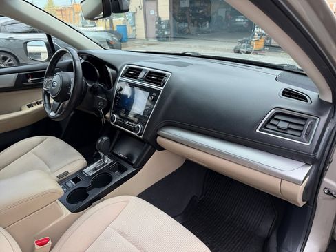 Used 2019 Subaru Outback 2.5i Premium AWD/4WD image 16