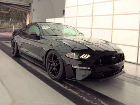 Used 2018 Ford Mustang GT RWD image 6