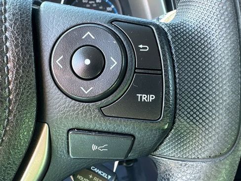 Used 2017 Toyota RAV4 LE AWD/4WD image 35