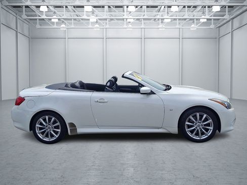 Used 2015 INFINITI Q60 Convertible w/ Premium Package RWD image 6