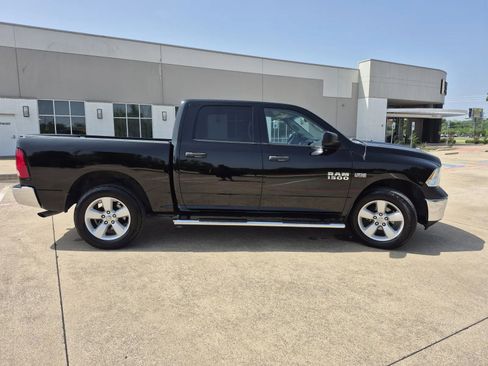 Used 2017 RAM 1500 Classic SLT AWD/4WD image 5
