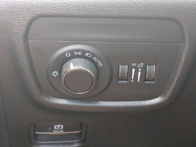 New 2026 Jeep Grand Cherokee Laredo X RWD image 24