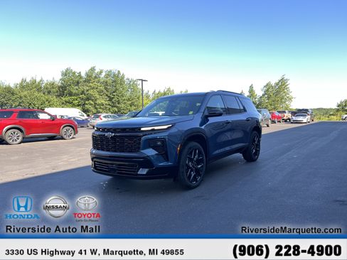Used 2026 Chevrolet Traverse RS w/ LPO, Floor Liner Package AWD/4WD image 3