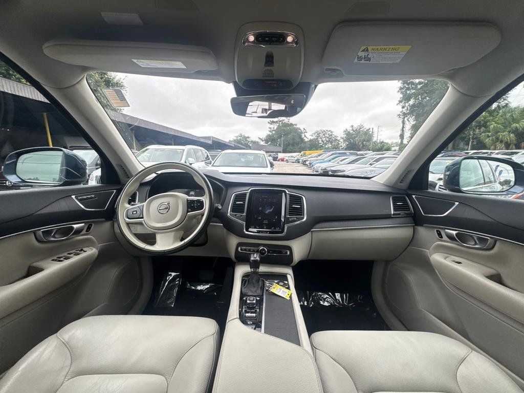 Used 2020 Volvo XC90 T6 Momentum AWD/4WD image 17