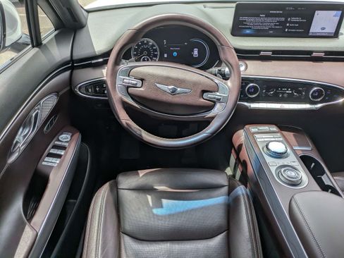 Used 2023 Genesis GV70 2.5T w/ Advanced Package AWD/4WD image 15