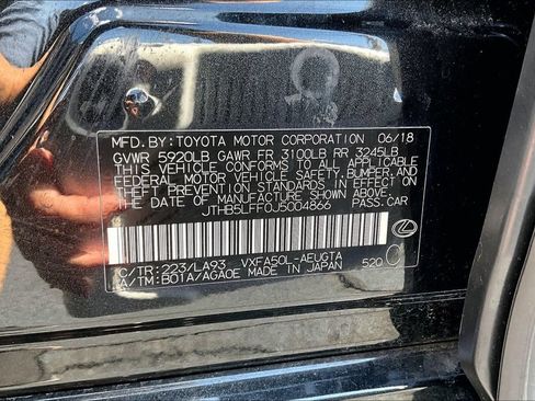 Used 2018 Lexus LS 500 w/ Luxury Package RWD image 35