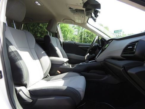 Used 2023 Subaru Outback Premium AWD/4WD image 13