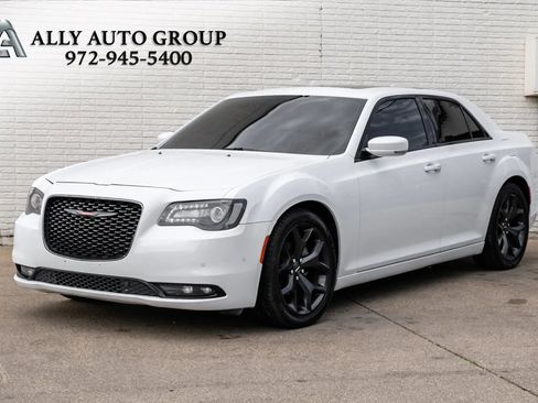 Used 2022 Chrysler 300 S RWD image 1