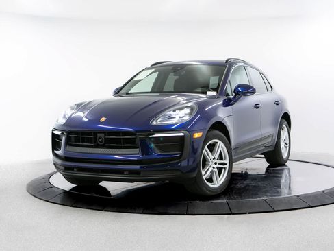 Certified 2023 Porsche Macan AWD/4WD image 1