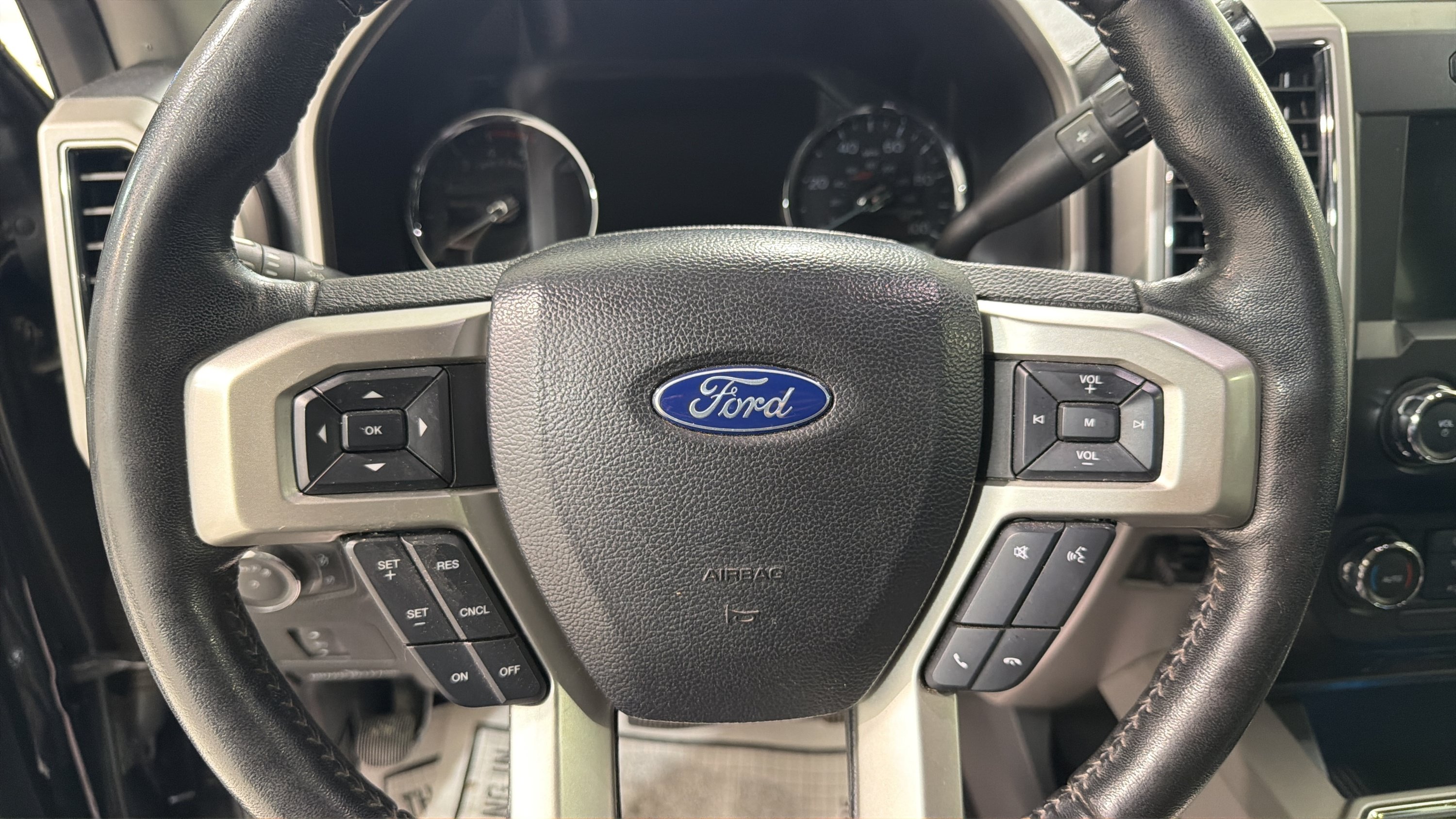 Used 2021 Ford F250 Lariat w/ FX4 Off-Road Package AWD/4WD image 13