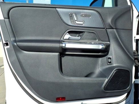New 2026 Mercedes-Benz GLB 250 4MATIC image 12