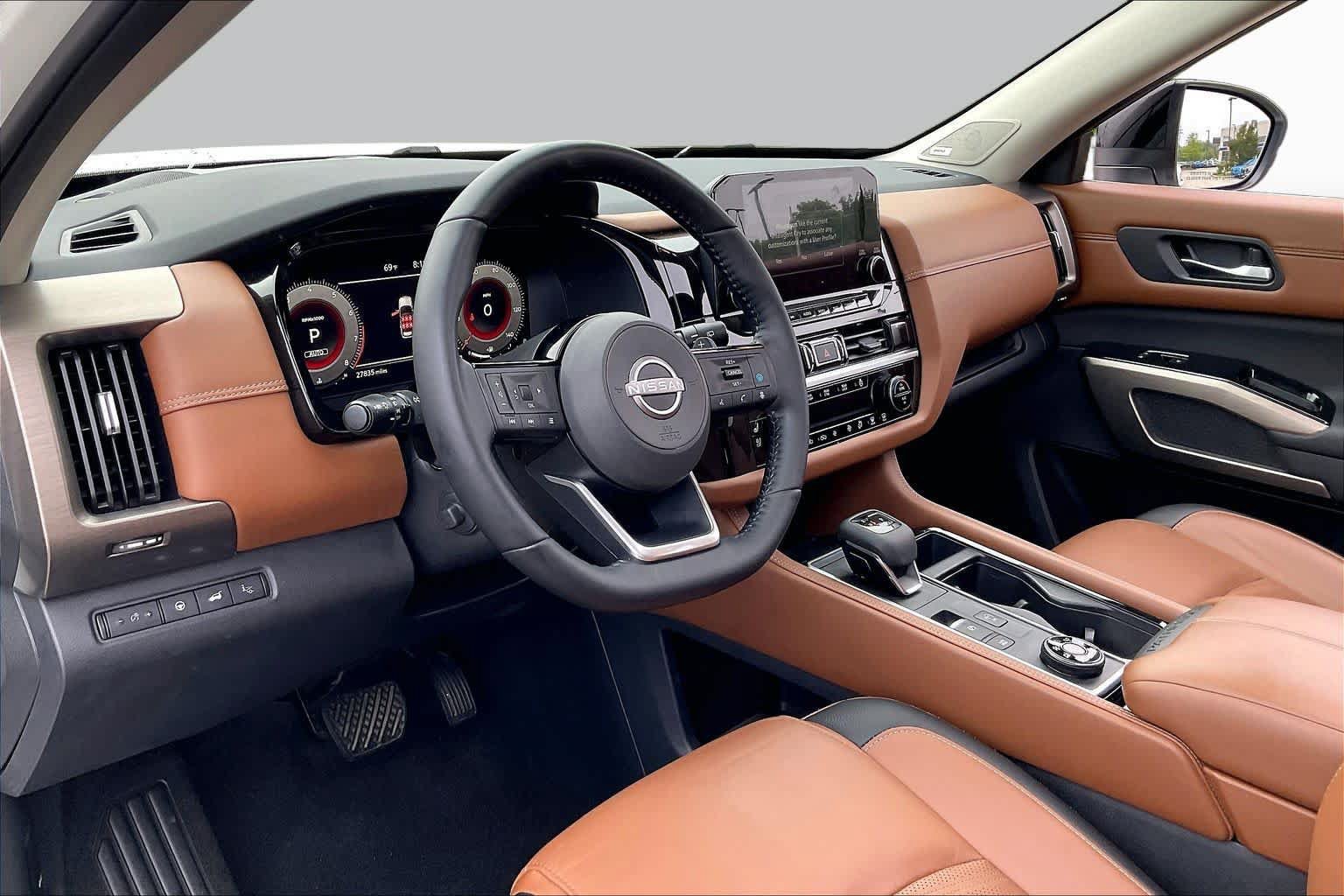 Used 2023 Nissan Pathfinder Platinum w/ Cargo Package AWD/4WD image 17