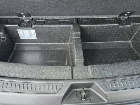 Used 2019 GMC Acadia SLT w/ LPO, Black Accent Package FWD image 12