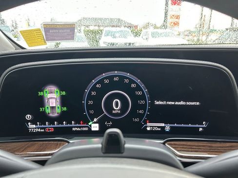 Used 2021 Cadillac Escalade ESV Sport Platinum image 16