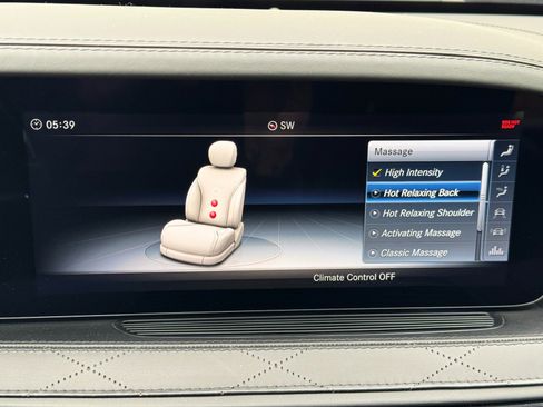 Used 2018 Mercedes-Benz S 560 Sedan w/ AMG Line Exterior image 28