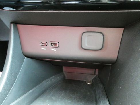 Certified 2024 Buick Encore GX Sport Touring w/ Comfort Package AWD/4WD image 28
