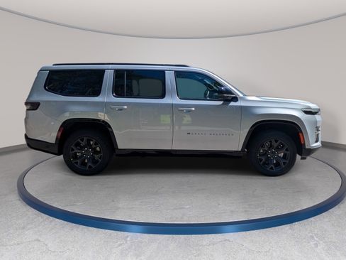 New 2026 Jeep Grand Wagoneer Limited AWD/4WD image 4